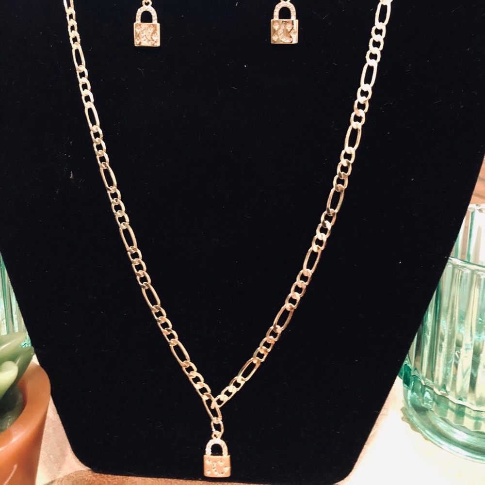 Gold plated necklace set